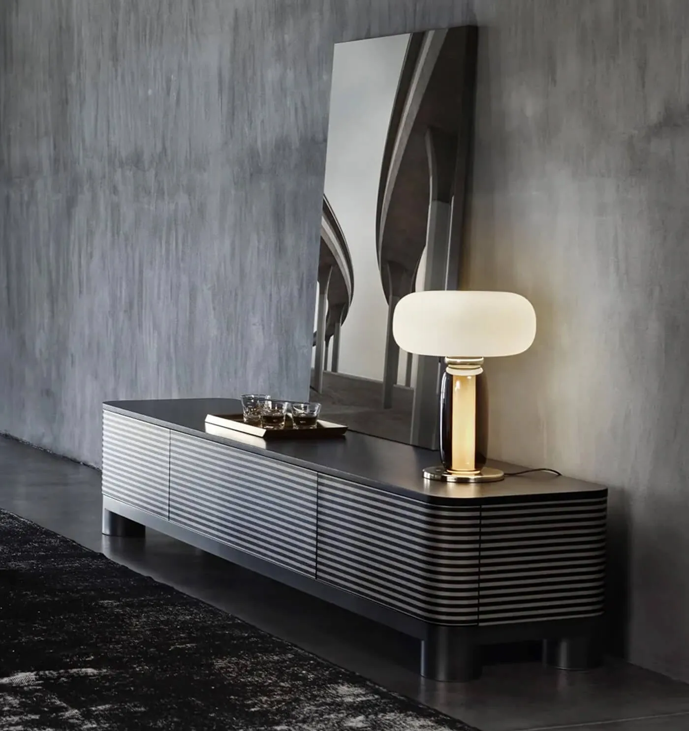 Cabinets & Bookshelves